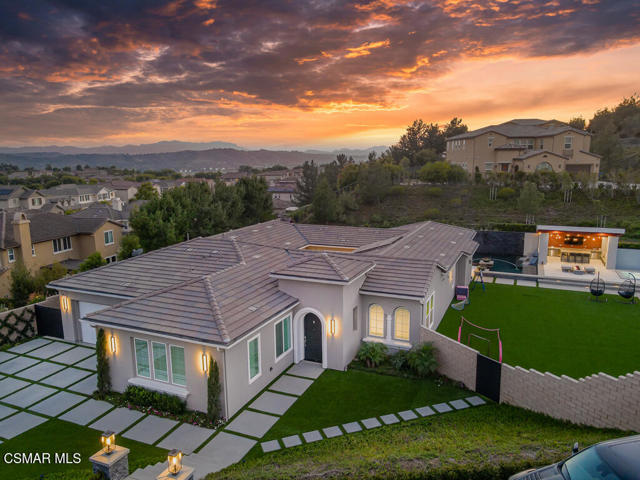 6981 Shadow Wood Drive, Moorpark CA: https://media.crmls.org/mediaz/dd57f4da-efbd-4af3-b5f6-ad3d54313056.jpg