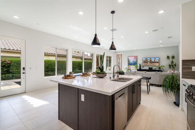 80034 Champions Way, La Quinta CA: https://media.crmls.org/mediaz/dd58218e-7368-4edd-bec3-fdf540593c84.jpg