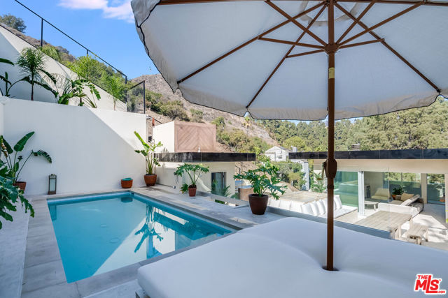 2407 San Marco Drive, Los Angeles CA: https://media.crmls.org/mediaz/dd58526a-989d-4783-b629-7902b93d441d.jpg