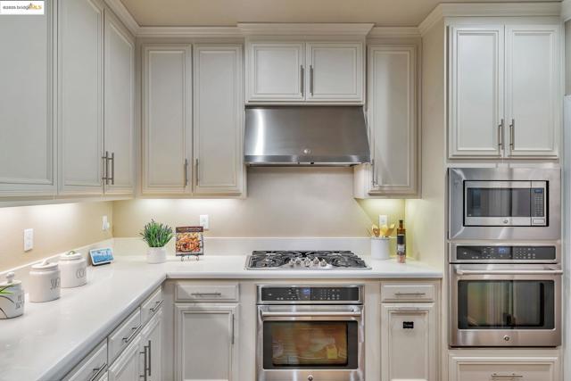 114 Teasel Cmn, Livermore CA: https://media.crmls.org/mediaz/dd59053a-61a3-4c1f-850e-b7637c5b0d3e.jpg