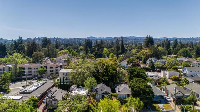 439 Wisnom Avenue, San Mateo CA: https://media.crmls.org/mediaz/dd590626-b30b-41b8-b929-3eba3ff29e6d.jpg