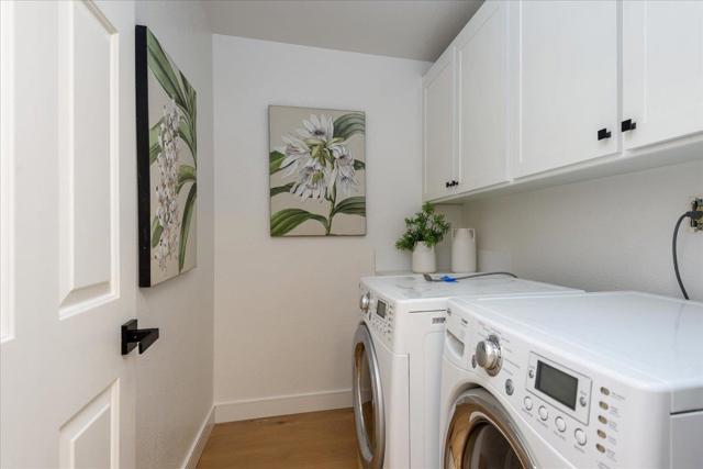 18 Melvin Henry Court, Redwood City CA: https://media.crmls.org/mediaz/dd590ea1-e5e6-43bc-9431-c7b8d8782356.jpg