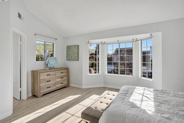 427 Summerwood Dr, Fremont CA: https://media.crmls.org/mediaz/dd592aea-8110-42de-9b91-02d672800d96.jpg