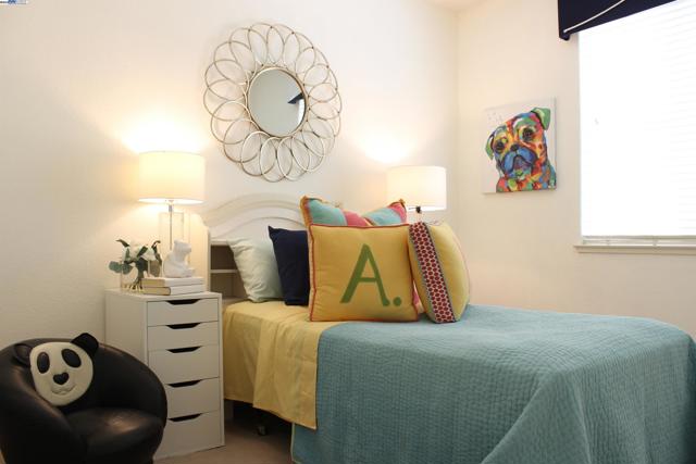 5123 Montiano Ln, Dublin CA: https://media.crmls.org/mediaz/dd592bb2-7d30-40b5-a09e-4fb0d93864e1.jpg