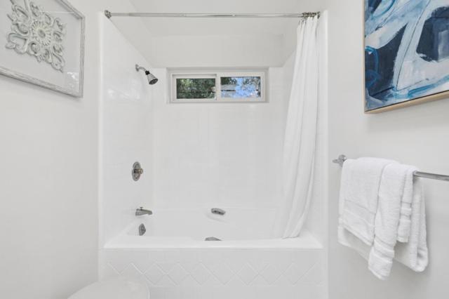 2684 Summit Drive, Burlingame CA: https://media.crmls.org/mediaz/dd5956ec-7d5e-422b-a31c-b7118c001055.jpg
