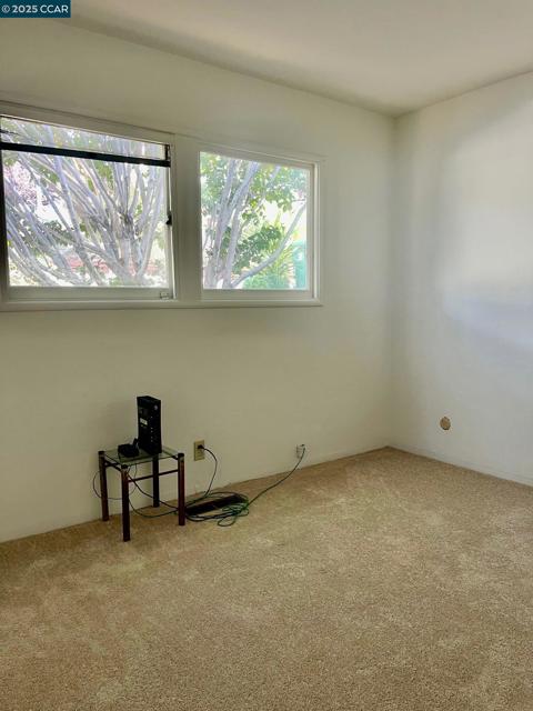 3530 Clinton Ave, Richmond CA: https://media.crmls.org/mediaz/dd595cbe-853c-4b2d-a538-7234a34f8f21.jpg