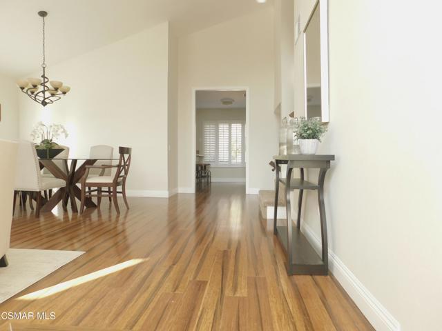 467 Sundance Street, Thousand Oaks CA: https://media.crmls.org/mediaz/dd597b00-42a7-40a3-96a6-1643ceb77492.jpg