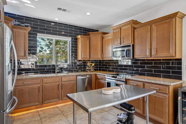 73824 Da Vinci Court, Palm Desert, CA 92211