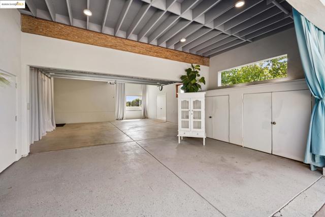 435 Tremont Avenue, Richmond CA: https://media.crmls.org/mediaz/dd59d0e3-4366-4a1d-a715-70023028bd1c.jpg