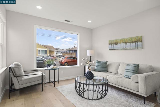 3064 Baywood Ln, San Pablo CA: https://media.crmls.org/mediaz/dd5a9ec2-ed6e-4bb5-a3f7-84ef9b8af14e.jpg