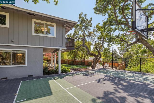 561 Morecroft Road, Lafayette CA: https://media.crmls.org/mediaz/dd5b60c2-ad48-4e85-928b-1a2ca51df0d8.jpg