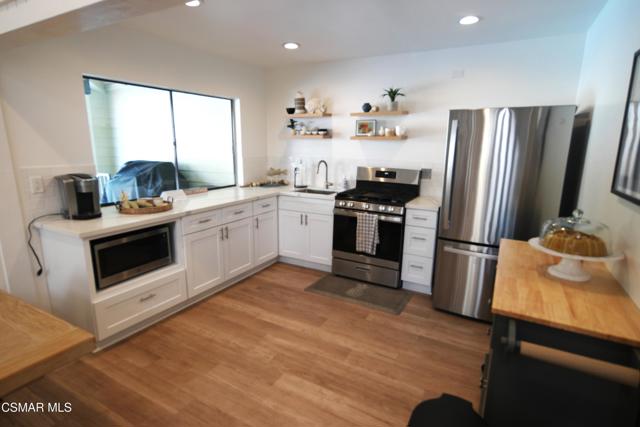 1228 S Westlake Boulevard, Westlake Village CA: https://media.crmls.org/mediaz/dd5b6bd1-82c1-4f81-a9a3-11e22d1bdc92.jpg