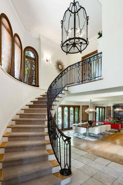 28500 Matadero Creek Lane, Los Altos Hills CA: https://media.crmls.org/mediaz/dd5ba422-f3d0-4be7-a7f9-9cafb5ad3634.jpg