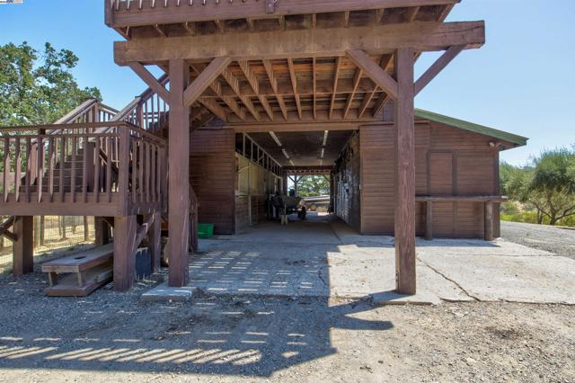 5281 Chiles Pope Valley Rd,  CA: https://media.crmls.org/mediaz/dd5c49c8-6bc6-43ad-a287-84bae4300eb6.jpg