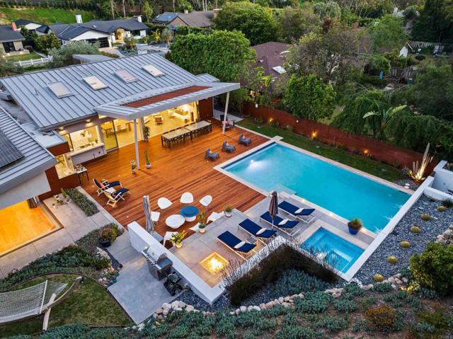 6672 Avenida Andorra, La Jolla CA: https://media.crmls.org/mediaz/dd5ccd4b-860c-471e-b35c-0499fcd570fc.jpg