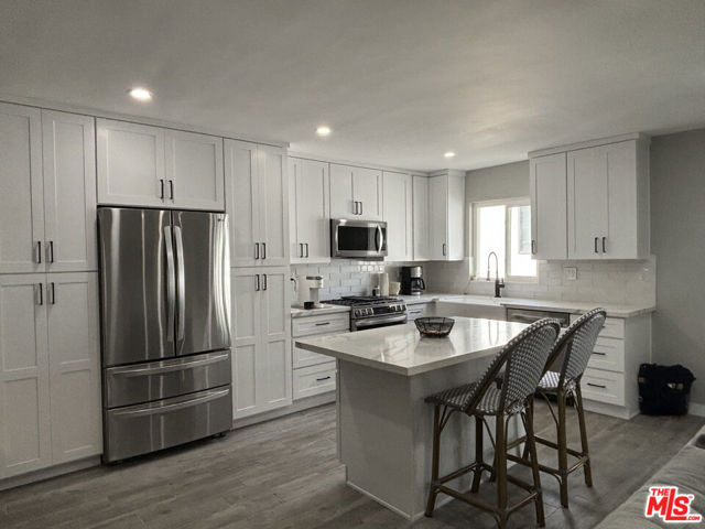940 7th Street, Santa Monica CA: https://media.crmls.org/mediaz/dd5cdee9-36c1-4bfc-b968-18dc502cf2b5.jpg