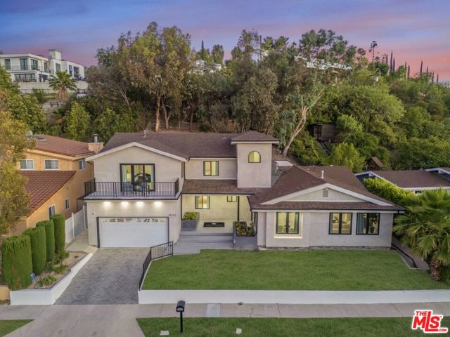 18202 Rancho Street, Tarzana CA: https://media.crmls.org/mediaz/dd5cfd1b-7d46-4703-a816-8b228bfa4f0e.jpg