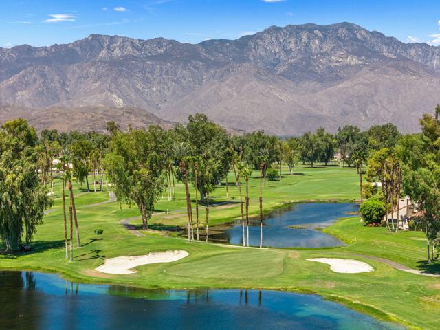 10605 Wimbledon Drive, Rancho Mirage CA: https://media.crmls.org/mediaz/dd5d26a0-7565-4569-9bd3-a0f1d8bc26eb.jpg