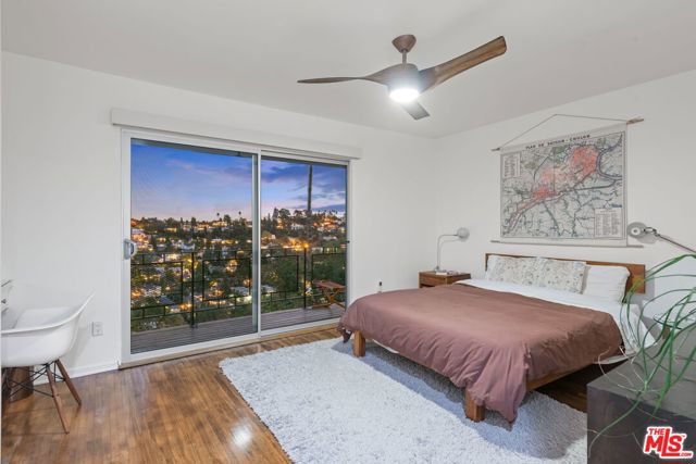 3736 Clayton Avenue, Los Angeles CA: https://media.crmls.org/mediaz/dd5e1b90-d268-4d0a-baef-78c5e261105c.jpg