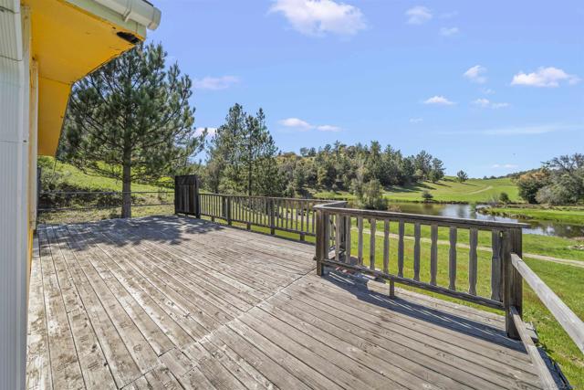 2464 Wynola Rd, Julian CA: https://media.crmls.org/mediaz/dd5fca6a-33b3-4d7e-8c9c-021bda8f797a.jpg