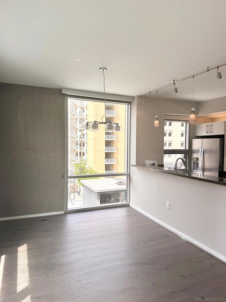 321 10th Ave ##502 - photo 4