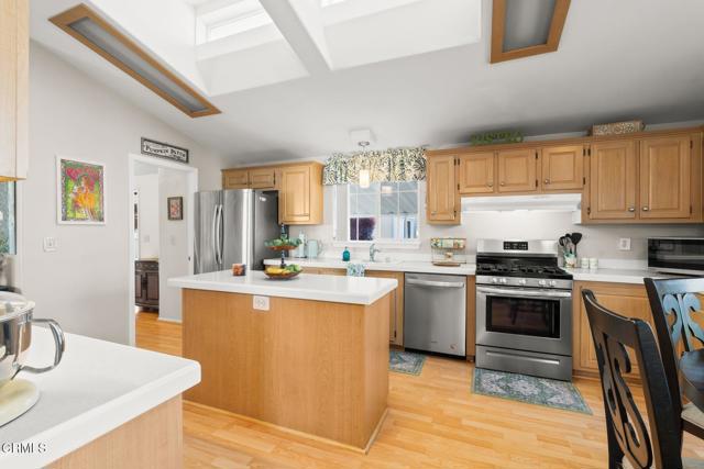 Detail Gallery Image 13 of 45 For 1215 Anchors Way #13,  Ventura,  CA 93001 - 3 Beds | 2 Baths