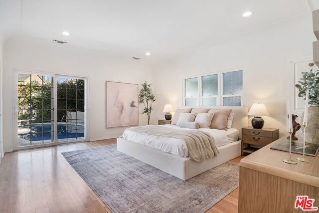 110 S Fuller Avenue, Los Angeles CA: https://media.crmls.org/mediaz/dd5fe01b-5ced-4678-a633-4bf34da1a3a4.jpg