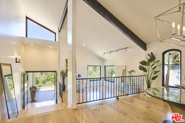 2266 Cold Canyon Road, Calabasas CA: https://media.crmls.org/mediaz/dd5ff32e-aa81-4a8c-8ae9-afcd79c9fa33.jpg