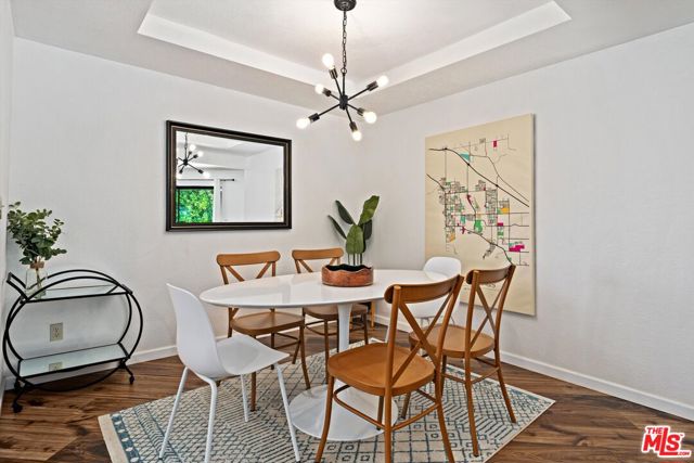 401 E San Rafael Drive, Palm Springs CA: https://media.crmls.org/mediaz/dd6017a6-1d11-4c8a-89fe-62409a2c9c24.jpg