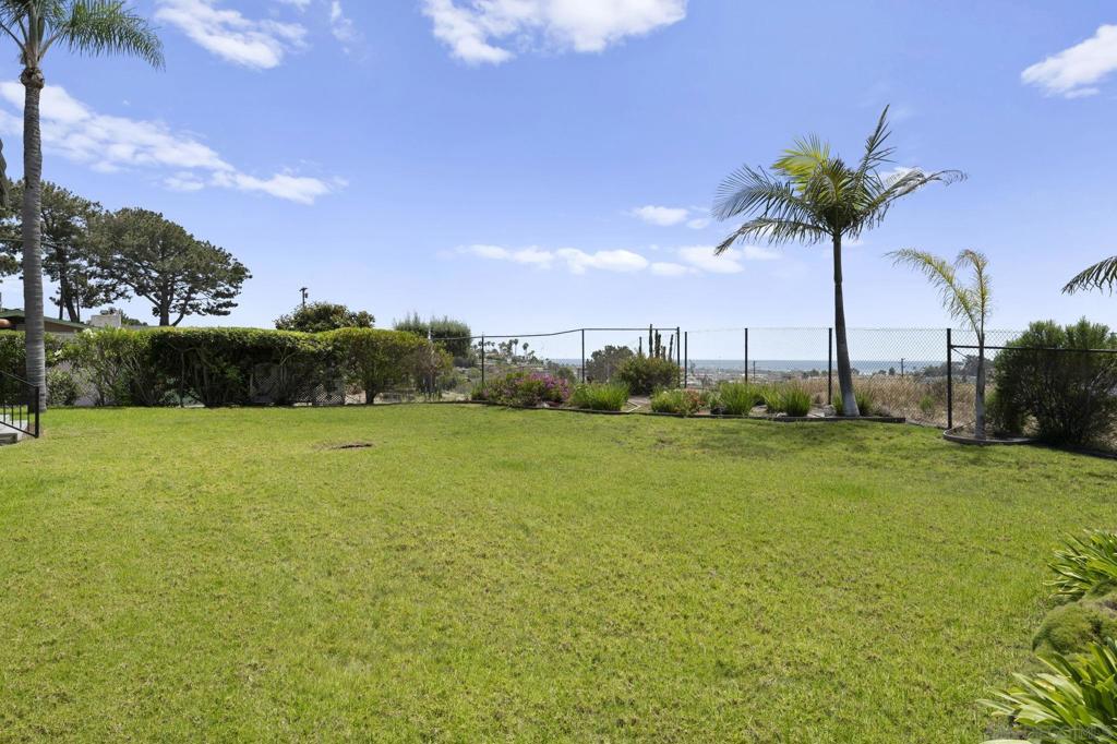 683 Marine View Ave - photo 11