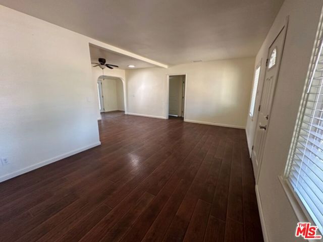 499 E 12th Street, Beaumont CA: https://media.crmls.org/mediaz/dd6023bb-5695-4a5f-9b79-8a75c06f3135.jpg