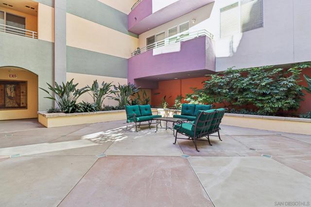 1501 India St, San Diego CA: https://media.crmls.org/mediaz/dd602a66-b77b-4337-be26-fdbe68a122cd.jpg