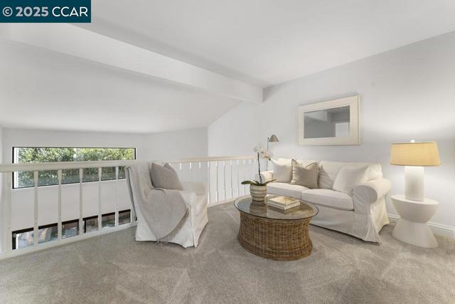955 Camino Verde Cir, Walnut Creek CA: https://media.crmls.org/mediaz/dd602b54-1e66-4a50-9012-b7c386c34d75.jpg