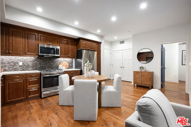627 Deep Valley Drive, Rolling Hills Estates CA: https://media.crmls.org/mediaz/dd6059bf-6690-4422-93d5-48a235f8bbbd.jpg