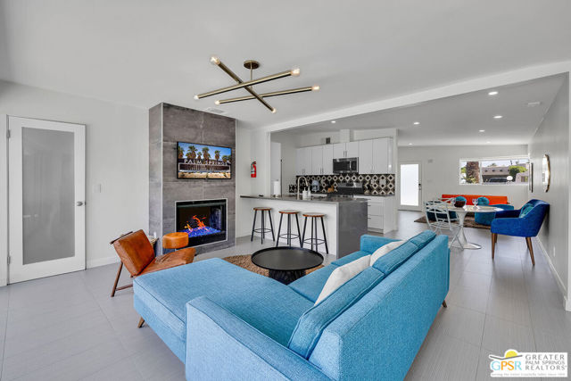 587 N Calle Marcus, Palm Springs CA: https://media.crmls.org/mediaz/dd60766e-aa67-4901-9f1e-5ad0eee5bdc2.jpg