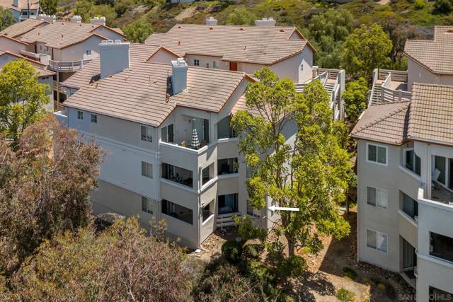11325 Affinity Ct, San Diego CA: https://media.crmls.org/mediaz/dd60d7c0-bc1a-44c5-8130-21c596f3c80b.jpg