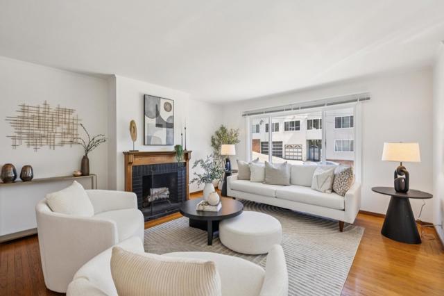 980 Burnett Avenue, San Francisco CA: https://media.crmls.org/mediaz/dd613424-571c-40d3-ad26-c4402b7720aa.jpg