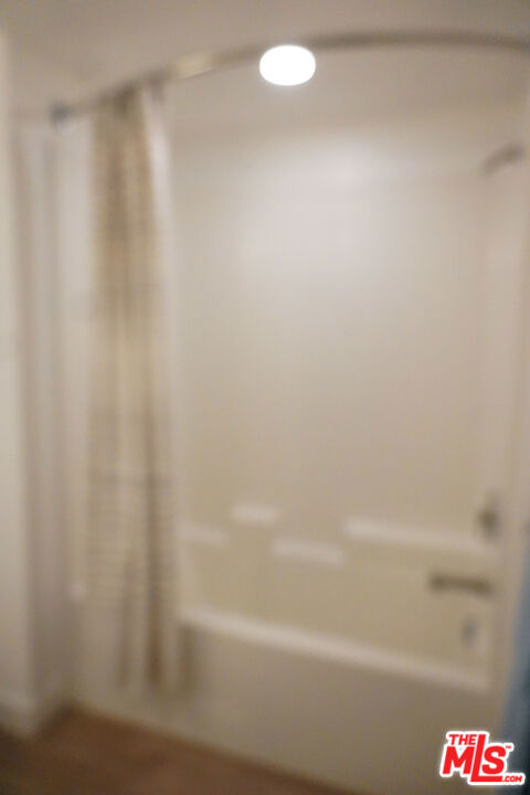 10568 Promenade Gateway, El Monte CA: https://media.crmls.org/mediaz/dd6135fa-c5a2-4e63-836e-5f84868d25d5.jpg
