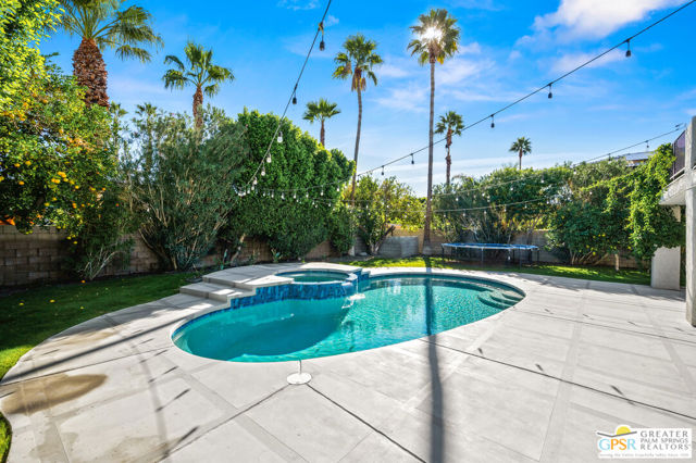 28220 Horizon Road, Cathedral City CA: https://media.crmls.org/mediaz/dd62516c-46e4-495e-a5b3-bfd5b17052d2.jpg