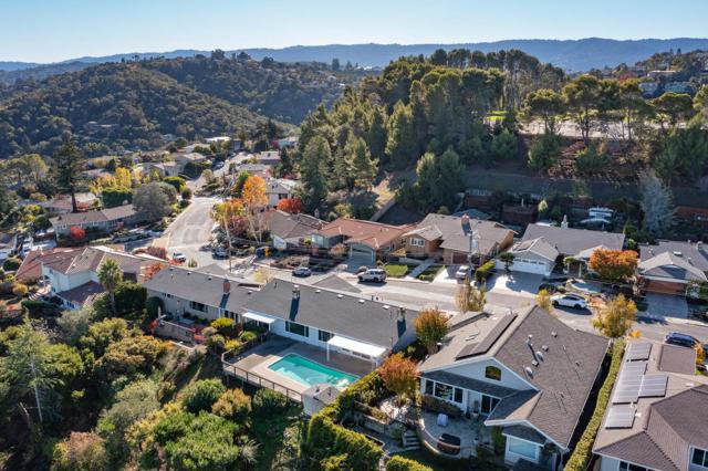 1033 Hewitt Drive, San Carlos CA: https://media.crmls.org/mediaz/dd6367f8-df00-430a-afa4-012a0aa64178.jpg