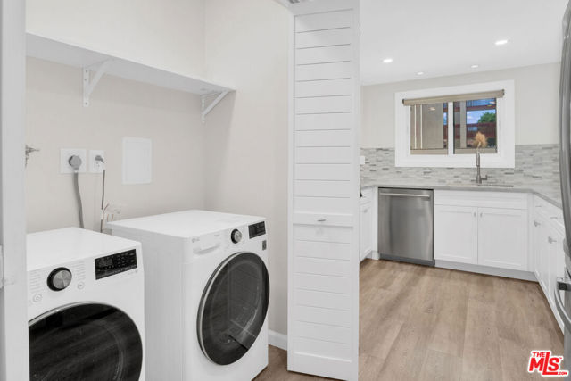 950 Main Street, El Segundo CA: https://media.crmls.org/mediaz/dd63bf0c-3c83-4bbb-a16a-d51a5b6ee238.jpg