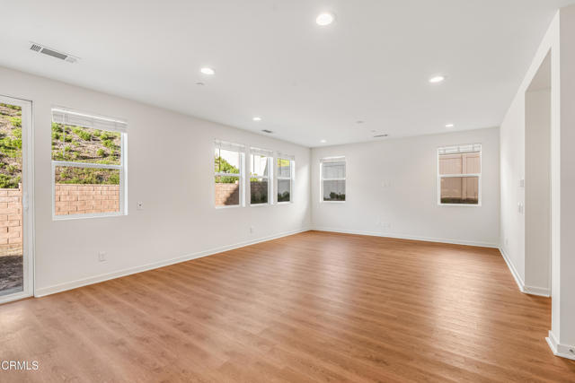 Detail Gallery Image 11 of 24 For 1224 Redbud St, Santa Paula,  CA 93060 - 4 Beds | 3 Baths