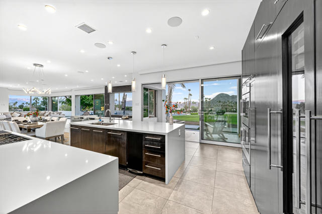 49120 Sunrose Lane, Palm Desert CA: https://media.crmls.org/mediaz/dd63fd9c-bb25-4b91-827f-55ae2a8f418a.jpg