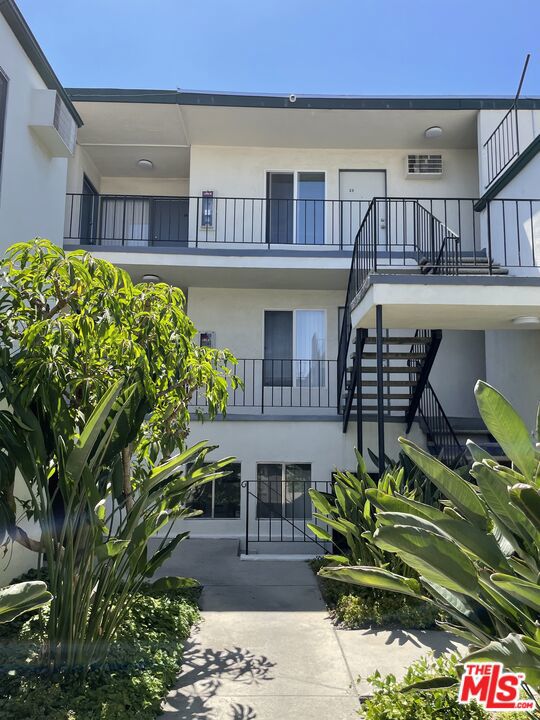 7755 Laurel Canyon Boulevard photo 7