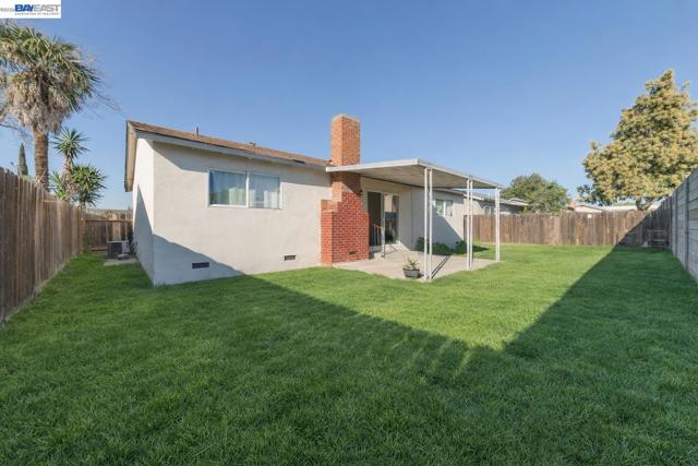 324 Eva Ct, Manteca CA: https://media.crmls.org/mediaz/dd64a568-039e-44ea-9a94-4115152815ae.jpg
