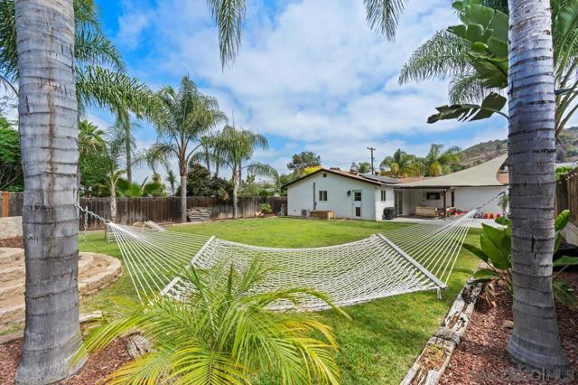 9126 Heatherdale St, Santee CA: https://media.crmls.org/mediaz/dd64d07a-43ca-4eeb-84d0-af9f0319d352.jpg