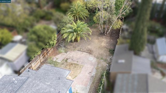 3500 66th Ave, Oakland CA: https://media.crmls.org/mediaz/dd658cc4-5f9b-4f02-aa17-deb3ab2400d8.jpg