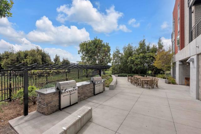 400 Mariners Island Boulevard, San Mateo CA: https://media.crmls.org/mediaz/dd66e21c-1e29-4259-a585-97ce97ab0f82.jpg