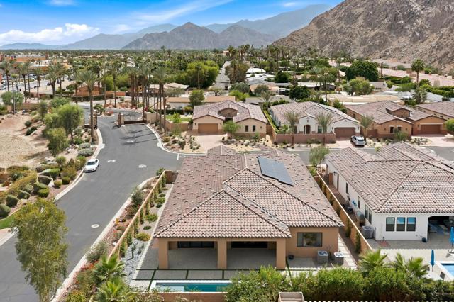 78420 Heritage Way, La Quinta CA: https://media.crmls.org/mediaz/dd672a49-f820-42aa-9fe0-d51c8f9fb213.jpg