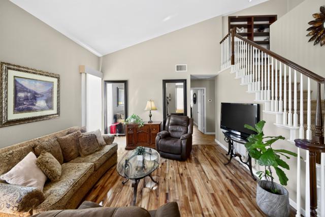 Detail Gallery Image 3 of 28 For 40455 via Tapadero, Murrieta,  CA 92562 - 3 Beds | 2/1 Baths